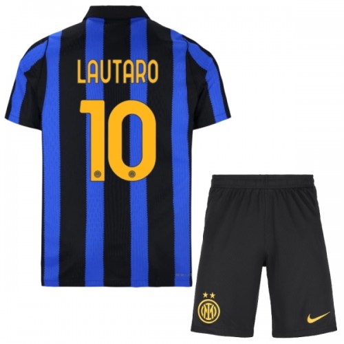 Fotballtrøye Inter Milan Lautaro 10 Hjemmedrakt 2026-27 Kortermet - Barn(+ Shorts) Fotballtrøye Inter Milan Lautaro 10 Hjemmedrakt 2026-27 Kortermet - Barn(+ Shorts)
