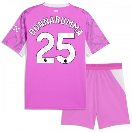 Fotballtrøye Manchester City Donnarumma 25 Bortedrakt Keeper 2026-27 Kortermet Rosa - Barn(+ Shorts) Fotballtrøye Manchester City Donnarumma 25 Bortedrakt Keeper 2026-27 Kortermet Rosa - Barn(+ Shorts)