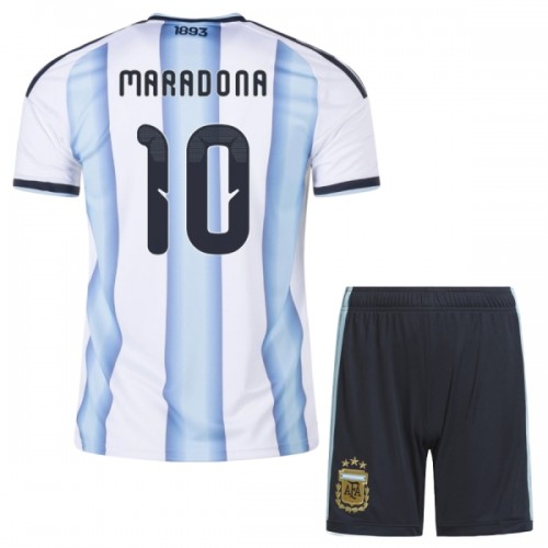 Fotballtrøye Argentina Maradona 10 Hjemmedrakt VM 2026 Kortermet - Barn(+ Shorts) Fotballtrøye Argentina Maradona 10 Hjemmedrakt VM 2026 Kortermet - Barn(+ Shorts)