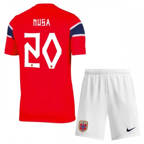 Fotballtrøye Norge Nusa 20 Hjemmedrakt VM 2026 Kortermet - Barn(+ Shorts) Fotballtrøye Norge Nusa 20 Hjemmedrakt VM 2026 Kortermet - Barn(+ Shorts)