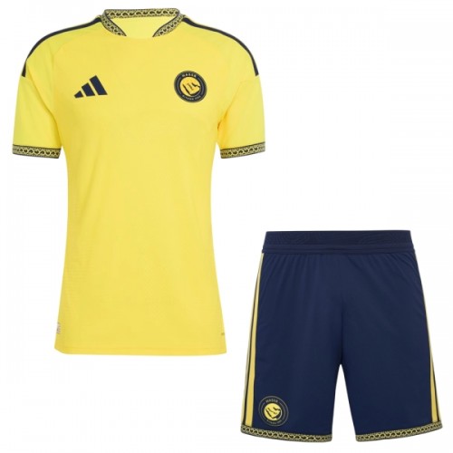 Fotballtrøye Al Nassr Hjemmedrakt 2026-27 Kortermet - Barn(+ Shorts) Fotballtrøye Al Nassr Hjemmedrakt 2026-27 Kortermet - Barn(+ Shorts)