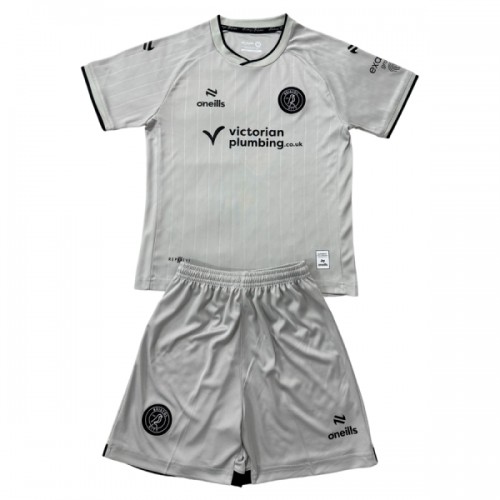 Fotballtrøye Bristol City Bortedrakt 2026-27 Kortermet - Barn(+ Shorts) Fotballtrøye Bristol City Bortedrakt 2026-27 Kortermet - Barn(+ Shorts)