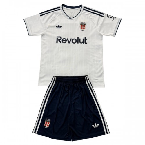 Fotballtrøye Como Bortedrakt 2026-27 Kortermet - Barn(+ Shorts) Fotballtrøye Como Bortedrakt 2026-27 Kortermet - Barn(+ Shorts)