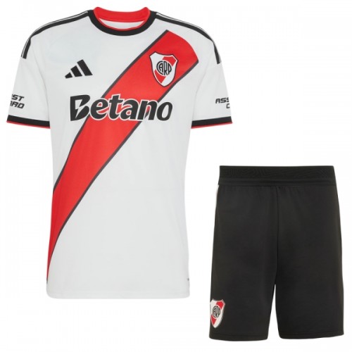 Fotballtrøye River Plate Hjemmedrakt 2026-27 Kortermet - Barn(+ Shorts) Fotballtrøye River Plate Hjemmedrakt 2026-27 Kortermet - Barn(+ Shorts)