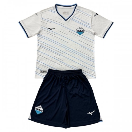 Fotballtrøye SS Lazio Bortedrakt 2026-27 Kortermet - Barn(+ Shorts) Fotballtrøye SS Lazio Bortedrakt 2026-27 Kortermet - Barn(+ Shorts)