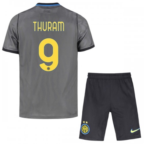 Fotballtrøye Inter Milan Thuram 9 Tredjedrakt 2026-27 Kortermet - Barn(+ Shorts) Fotballtrøye Inter Milan Thuram 9 Tredjedrakt 2026-27 Kortermet - Barn(+ Shorts)